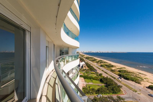 Venta Apartamento 3 Dormitorios En Suite Playa Mansa