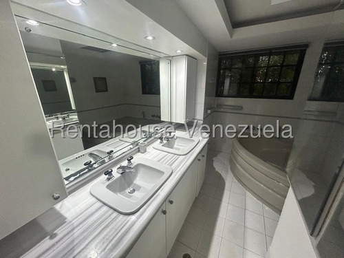 Amplio Apartamento En Alquiler En Alto Hatillo #25-13619 Josmary Sanjuan