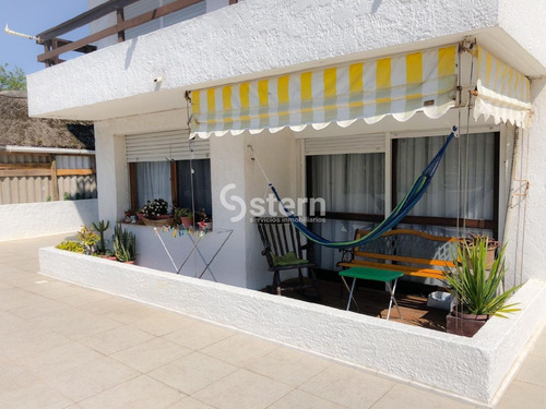 Imagen 1 de 15 de Venta Apartamento 2 Dormitorios, Playa Mansa, Punta Del Este