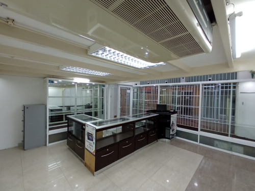 En Alquiler Local Comercial Y Oficinas Planta Baja ,centro Comercial Camino Real Barcelona