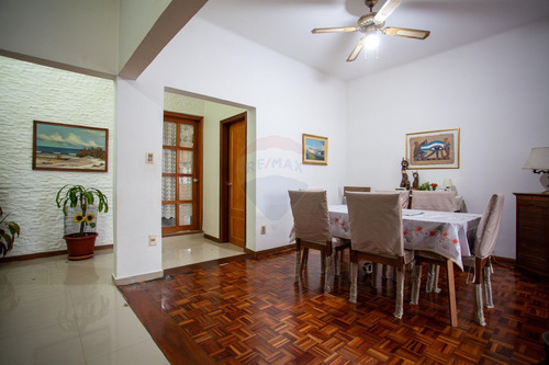 Imagen 13 de 30 de Casa 4 Dorm. Venta Malvin Barbacoa Cerrada Fondo