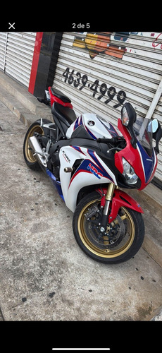 Cbr 1000 Rr Fireblad Pneus Novos Revisão Feita A Pouco Tempo