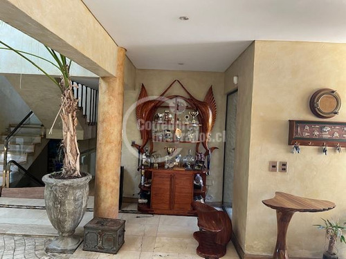 Casa En San Carlos De Apoquindo, 5d 7b, Conexión Subterránea
