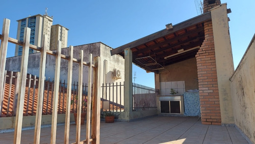 Casa Com 3 Quartos, Solário Com Churrasqueira, Próxima Ao Centro Aceito Carro!