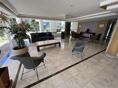 Departamento 2 1/2 Dormitorios - Long Beach - Punta Del Este