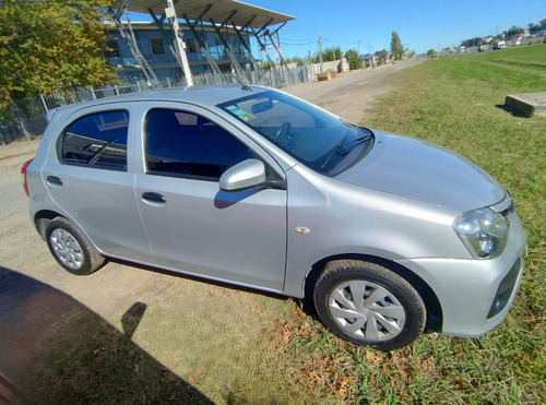 Toyota Etios 1.5 X 5P L16
