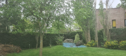 Imagen 1 de 7 de Terreno En Venta En Village Del Parque