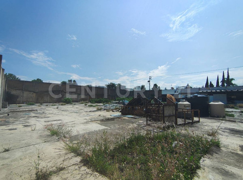 Terreno En Venta 1,869 M2, Camino Real A Cholula, Dentro De Privada, Puebla