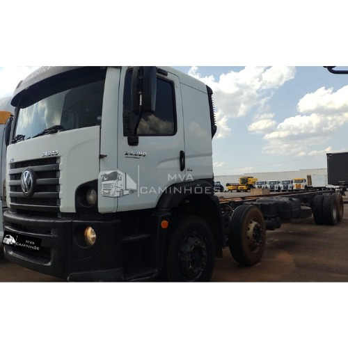 Volkswagen 24-280 8x2 Ano 2015 No Chassis