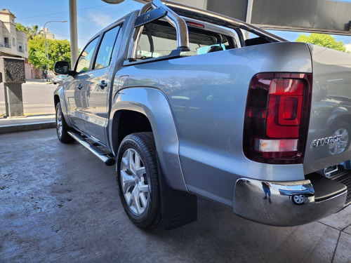 Imagen 2 de 25 de Amarok V6 Highline 258cv C/ Estribos Y Barra Antivuelco #02
