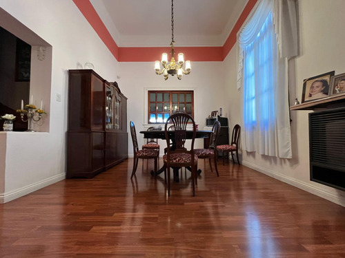 Venta - Casa 5 Amb C/garage Y Quincho - Exc Estado
