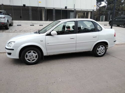 Chevrolet Classic 1.4 Ls Aa+da 2011