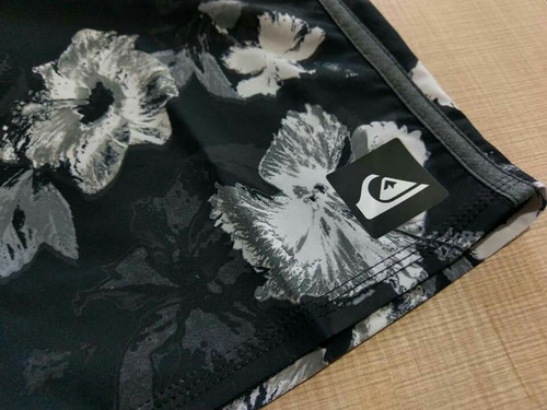 Short Bermuda Quiksilver Boardshort Ropa De Baño 28 Nuevo