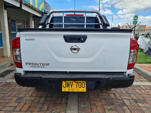 Nissan NP300 Frontier 2.5cc MT AA 4X2