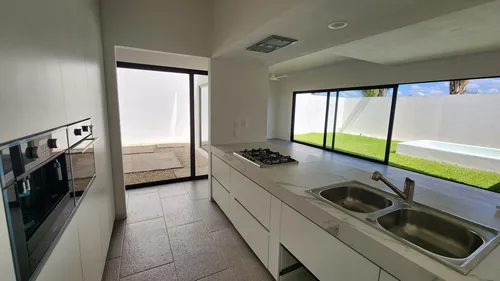 Casa De 3 Habitaciones En Venta En Privada, Cholul