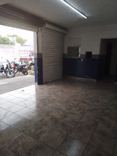 En Renta Local Comercial En Av. Pantitlan, Netzahualcóyotl
