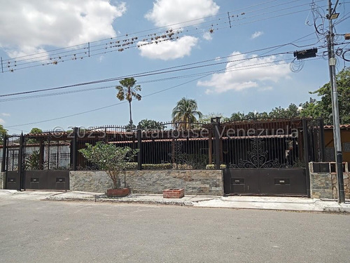 Casa En Venta Ubicada En La Castallana San Joaquin Carabobo 24-19659, Eloisa Mejia