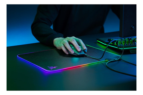 Imagen 5 de 9 de Mouse Pad gamer Razer Firefly V2 Firefly de tela y goma 255mm x 355mm x 3mm black