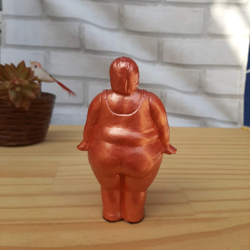 Imagem 3 de 5 de Escultura Corpo Feminino Gorda Ao Sol Feito Em Gesso