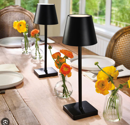 Lámpara De Piso Led Mikasa Blanco Cálido Y Frío Negro