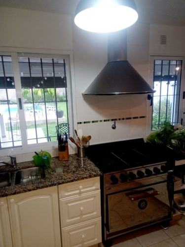 Imagen 10 de 28 de Chalet En Venta De 4 Dormitorios C/ Cochera En Quilmes