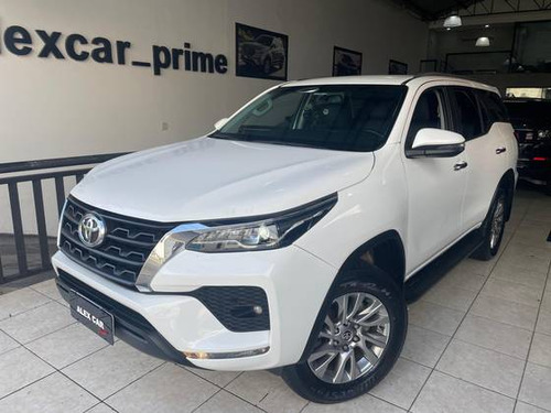 Toyota Hilux SW4 2.7 VVT-I FLEX SRV 7L 4X2 AUTOMÁTICO