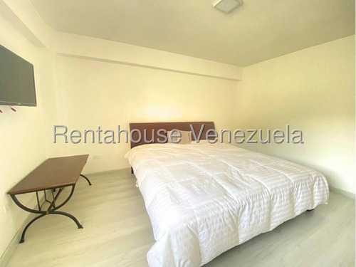 Apartamento Remodelado En Venta, Urb. La Tahona