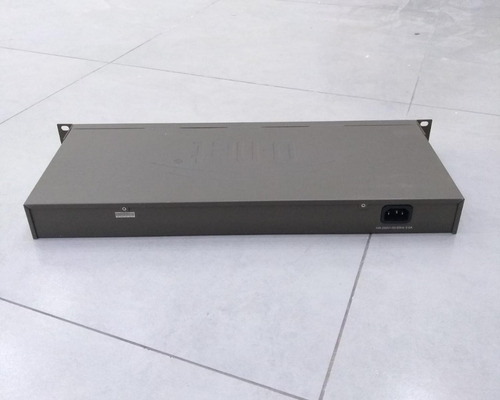 Switch 24 Portas D-net Dn-sf1024 10/100