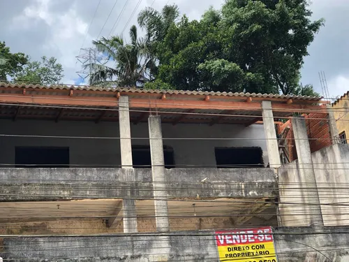 Salão Comercial, Duas Casas E Terreno