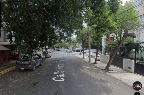 Casa Ubicada En Colonia Americana Guadalajara, Jalisco. Con 5 Recamaras Y 216m2. Entre Av. Chapultepec Y A. Niños Héroes.
