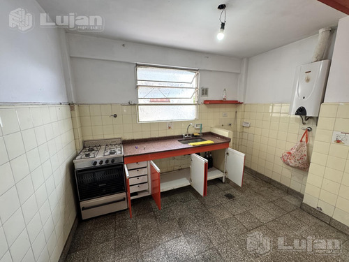 Venta Av Rivadavia Al 8800 2 Ambs Con Balcón !