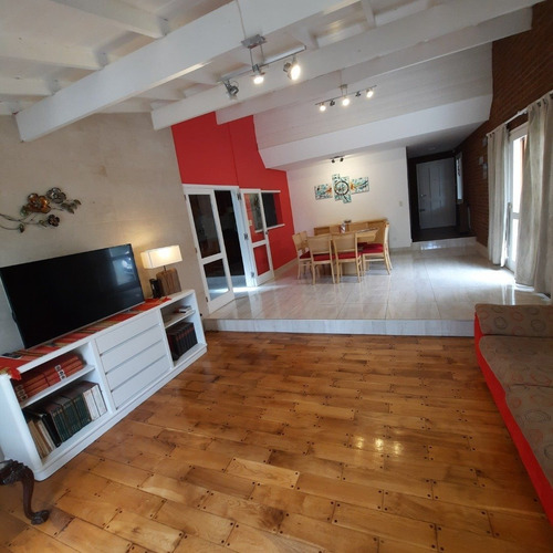 Imagen 7 de 30 de Chalet 4 Ambientes En Dos Plantas En Lo Mejor De Parque Luro