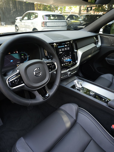 Volvo Xc60 T8 Ultimate Dark