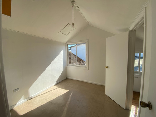 Buena Casa Con Depto Interior, Sector Los Condores Thno