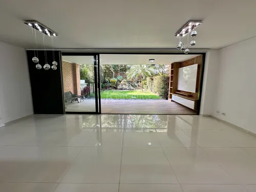 Casa En Arriendo En Tres Esquinas. Cod A775993