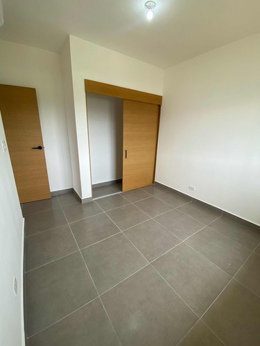 Apartamento En Alquiler En Gazcue Vista Al Mar 2habitaciones