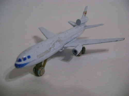 Imagen 2 de 10 de Nico Avion Metal D C 10 W T-214 10 X 8 Cm (avv 45)