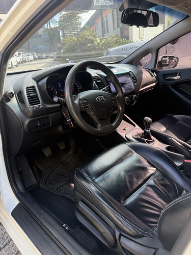 Kia CERATO PRO 1.6l Mecánico