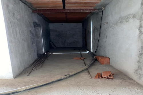 Ls Vende Terreno Con 75% Casa Construida El Junquito