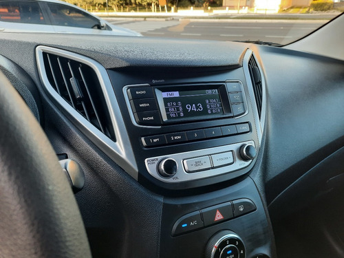 Imagem 14 de 14 de Hyundai Hb20 1.0 Comfort Plus 12v Flex 4p Manual