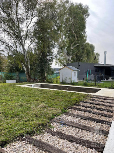 Casa 5 Ambientes En Una Planta, En Venta, Barrio Privado Las Golondrinas