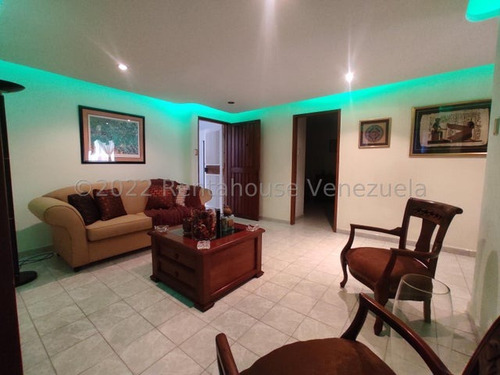 Gjg 25-10982 Vende Espacioso Apartamento 133 Mts2 Urb San Isidro Maracay