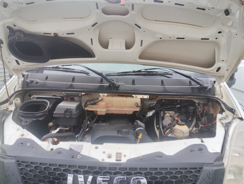 Iveco Daily 70c17 Caminhao Cabine Dupla Com Carroceria