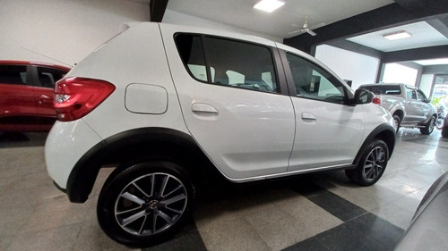 Imagen 19 de 25 de Renault Sandero Intense Cvt 1.6