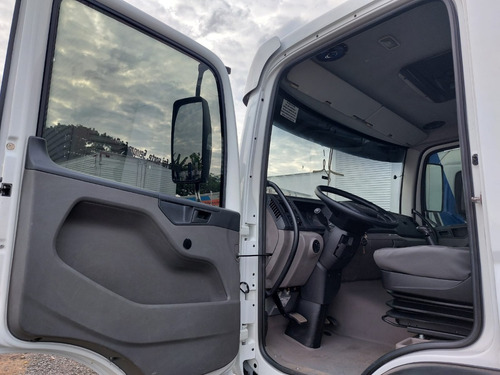 Imagem 17 de 25 de Volkswagen Vw 17190 Ano 2013 Baú Plataforma Toco