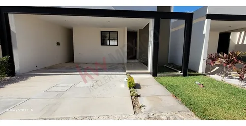 Hermosa Casa Moderna En Condominio Conkal