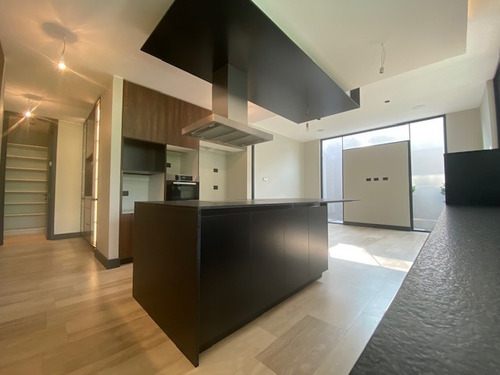 Imagen 11 de 20 de Elegante Casa En Condominio -santa Maria De Manquehue
