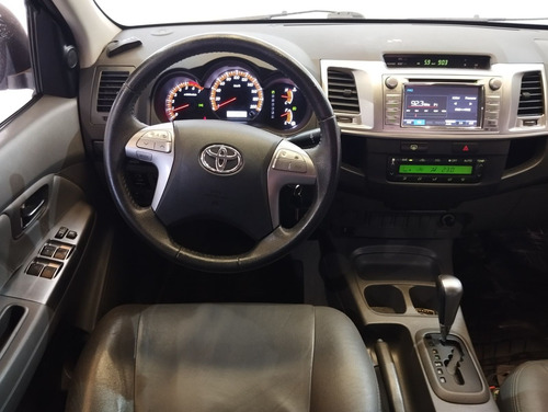 Toyota Hilux SW4 SR 4x2 2.7/ 2.7 Flex 16V Aut.