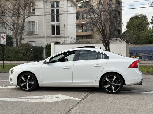 Volvo S60 T5 R-Design Plus Auto
