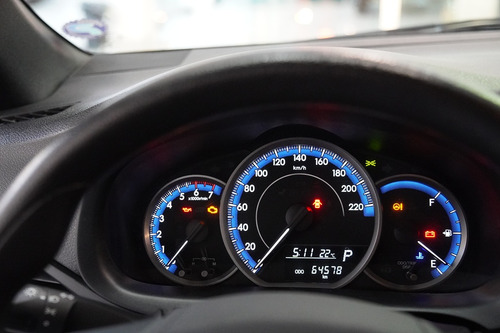 Toyota Yaris 1.3 16V FLEX XL LIVE MULTIDRIVE